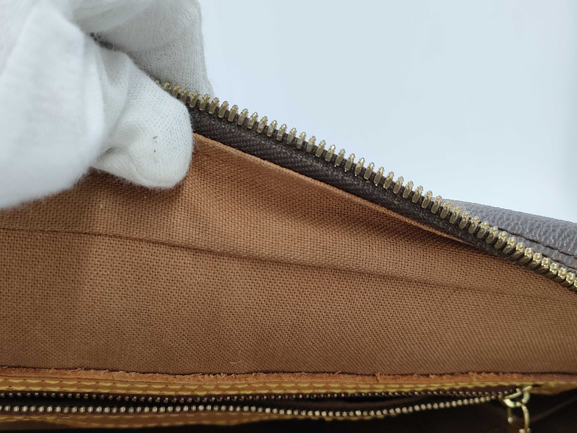 LOUIS VUITTON Monogram M53343 Porte Document Pegasus Handbag