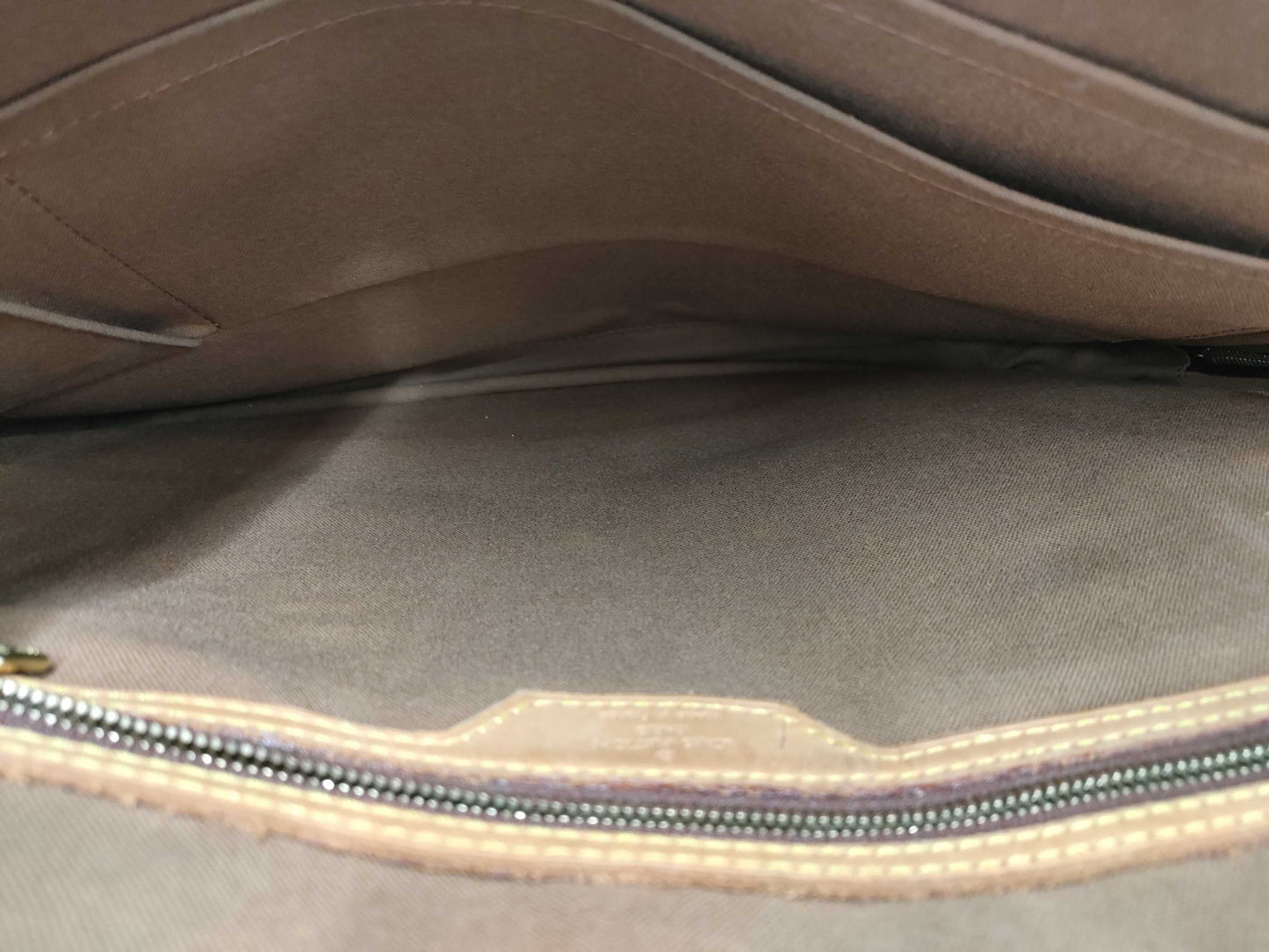 LOUIS VUITTON Monogram M53343 Porte Document Pegasus Handbag