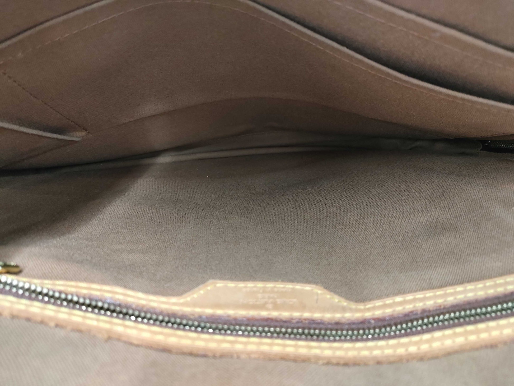 LOUIS VUITTON Monogram M53343 Porte Document Pegasus Handbag