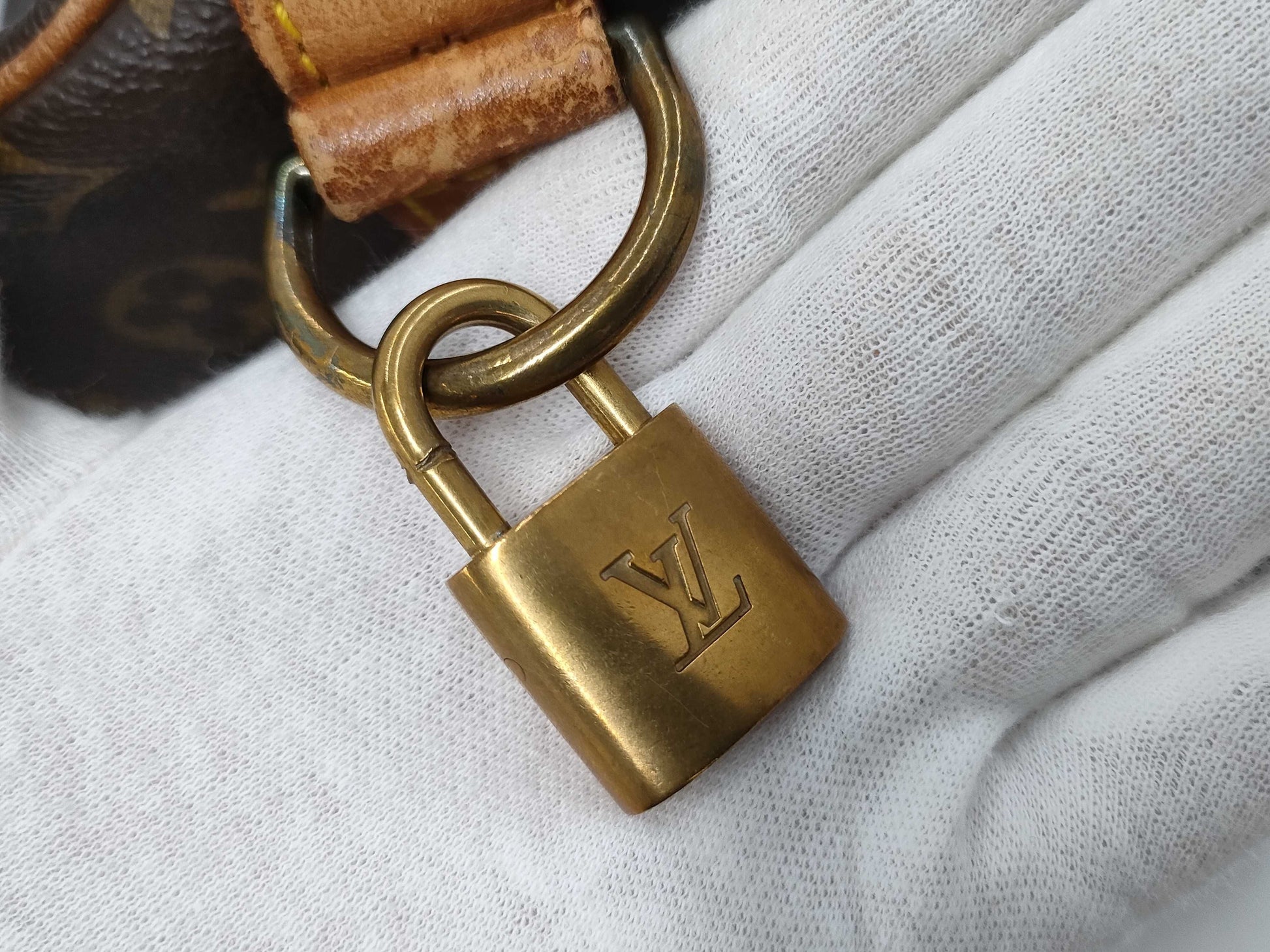LOUIS VUITTON Monogram Keepall Bandouliere 55 Boston Bag