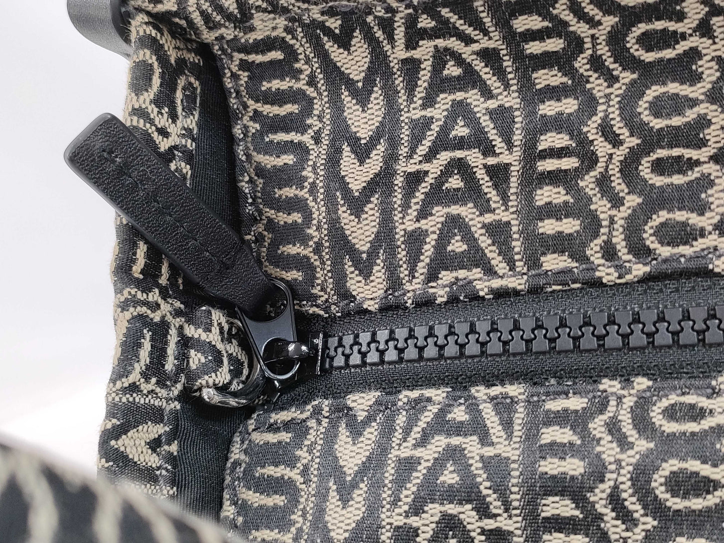 MARC JACOBS The Tote Bag 2-way Handbag