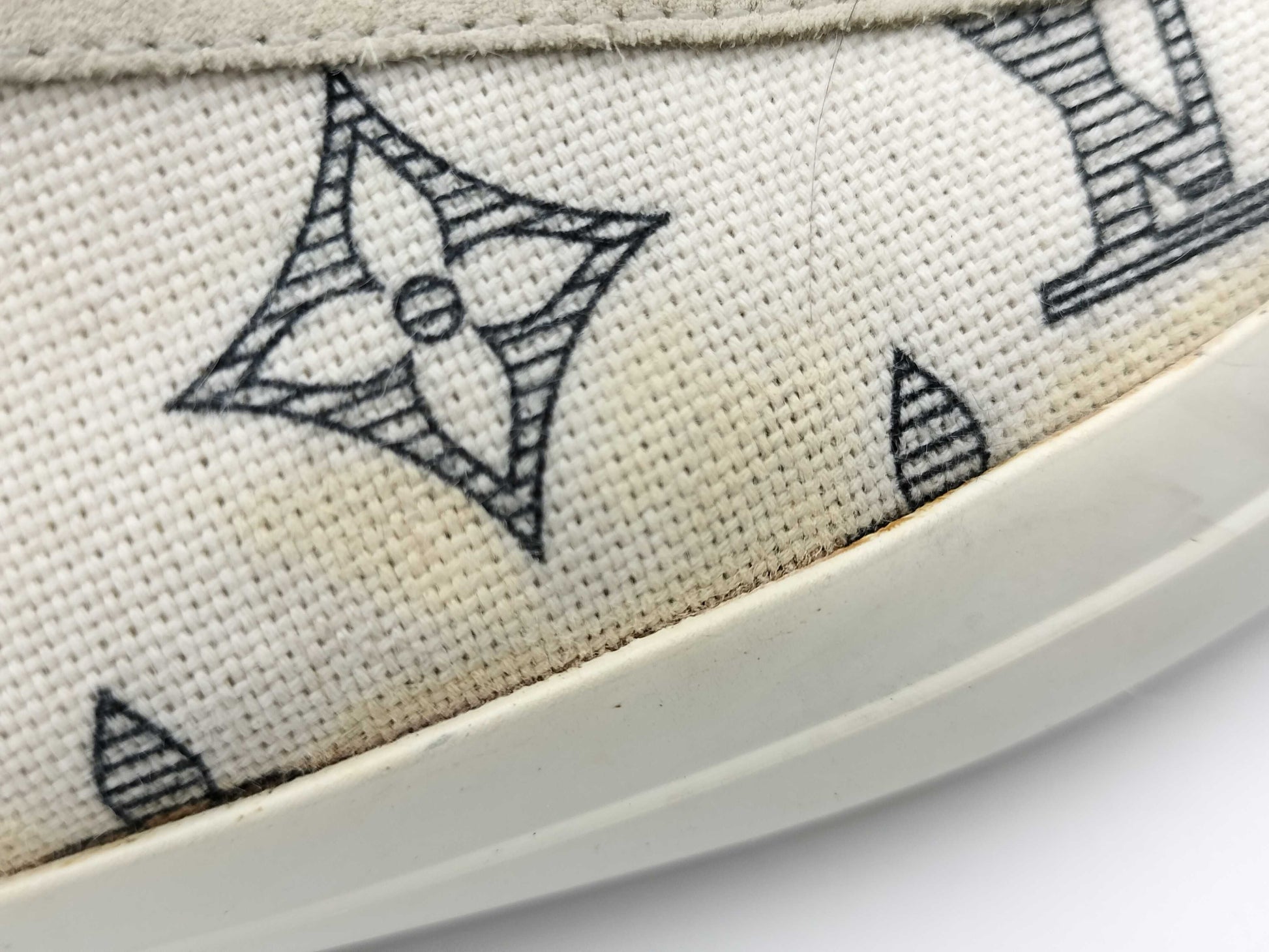 LOUIS VUITTON Tattoo Line Sneakers