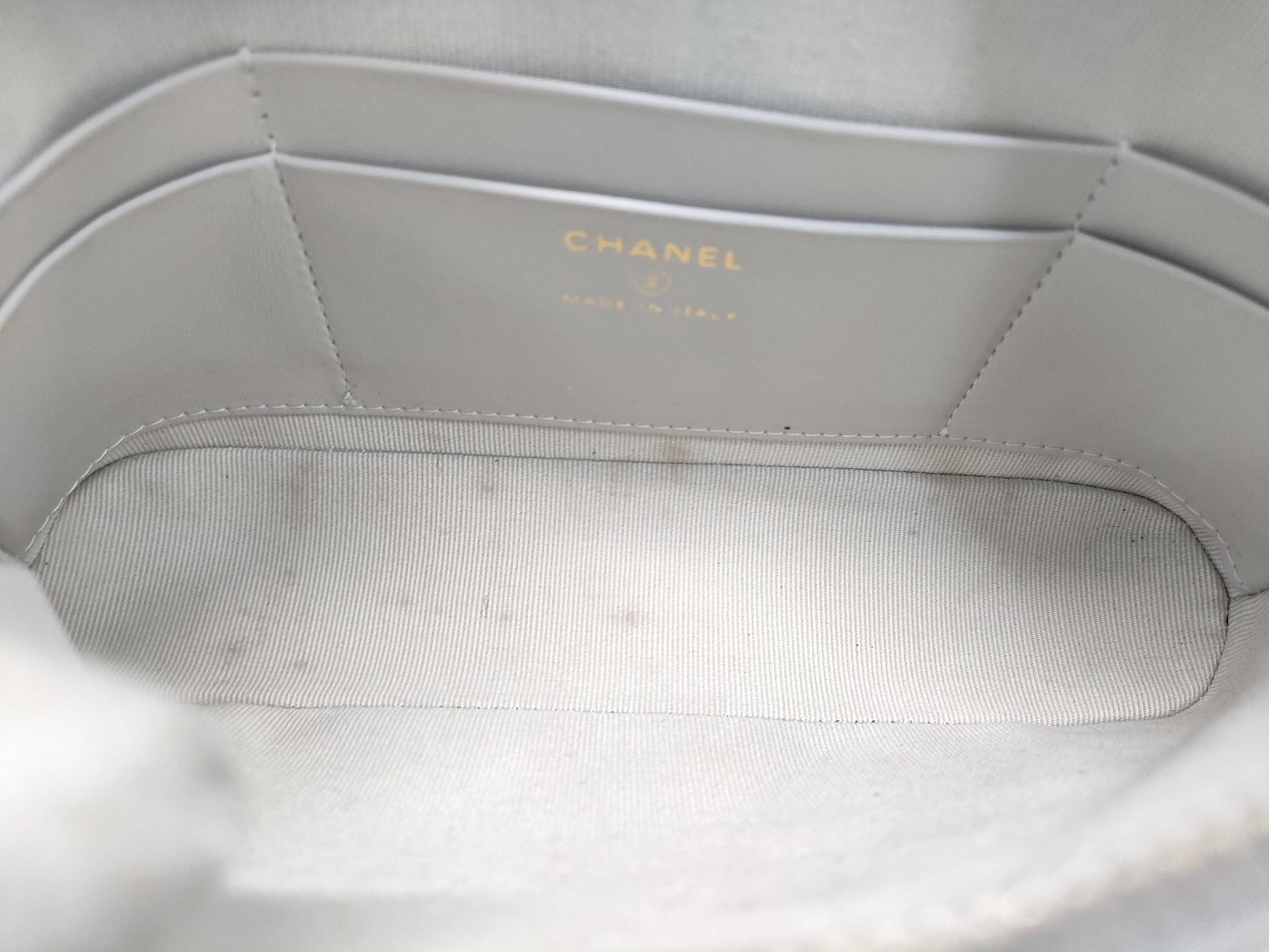 CHANEL Caviar Skin Shoulder Clutch White Shoulder Bag
