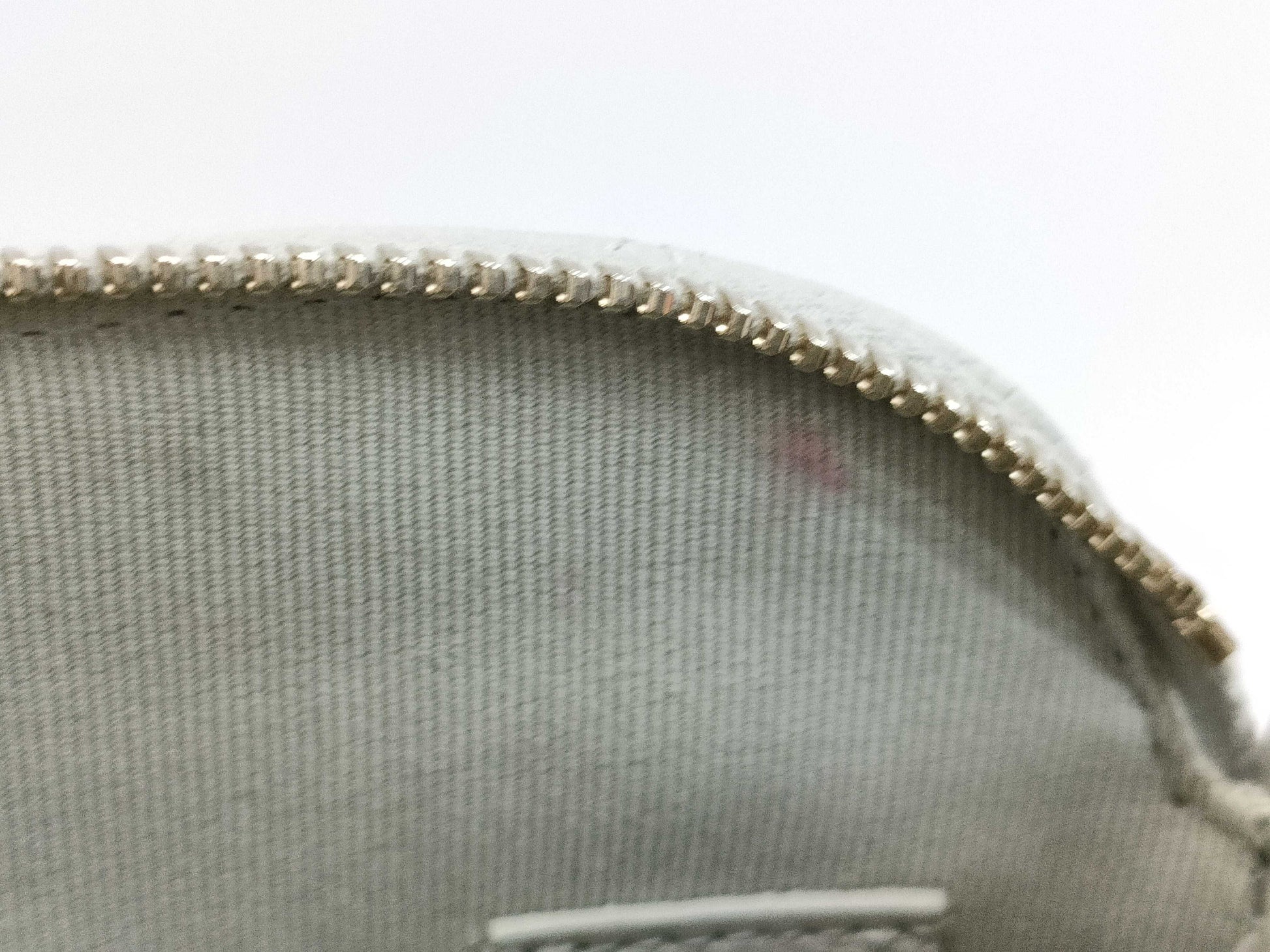 CHANEL Caviar Skin Shoulder Clutch White Shoulder Bag