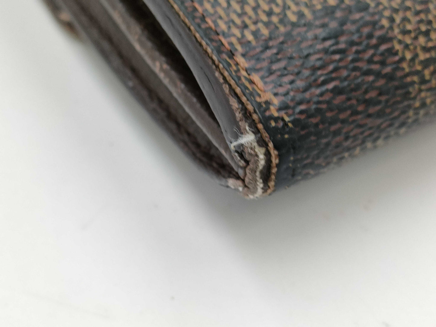 LOUIS VUITTON Damier Portefeuille Sarah Wallet