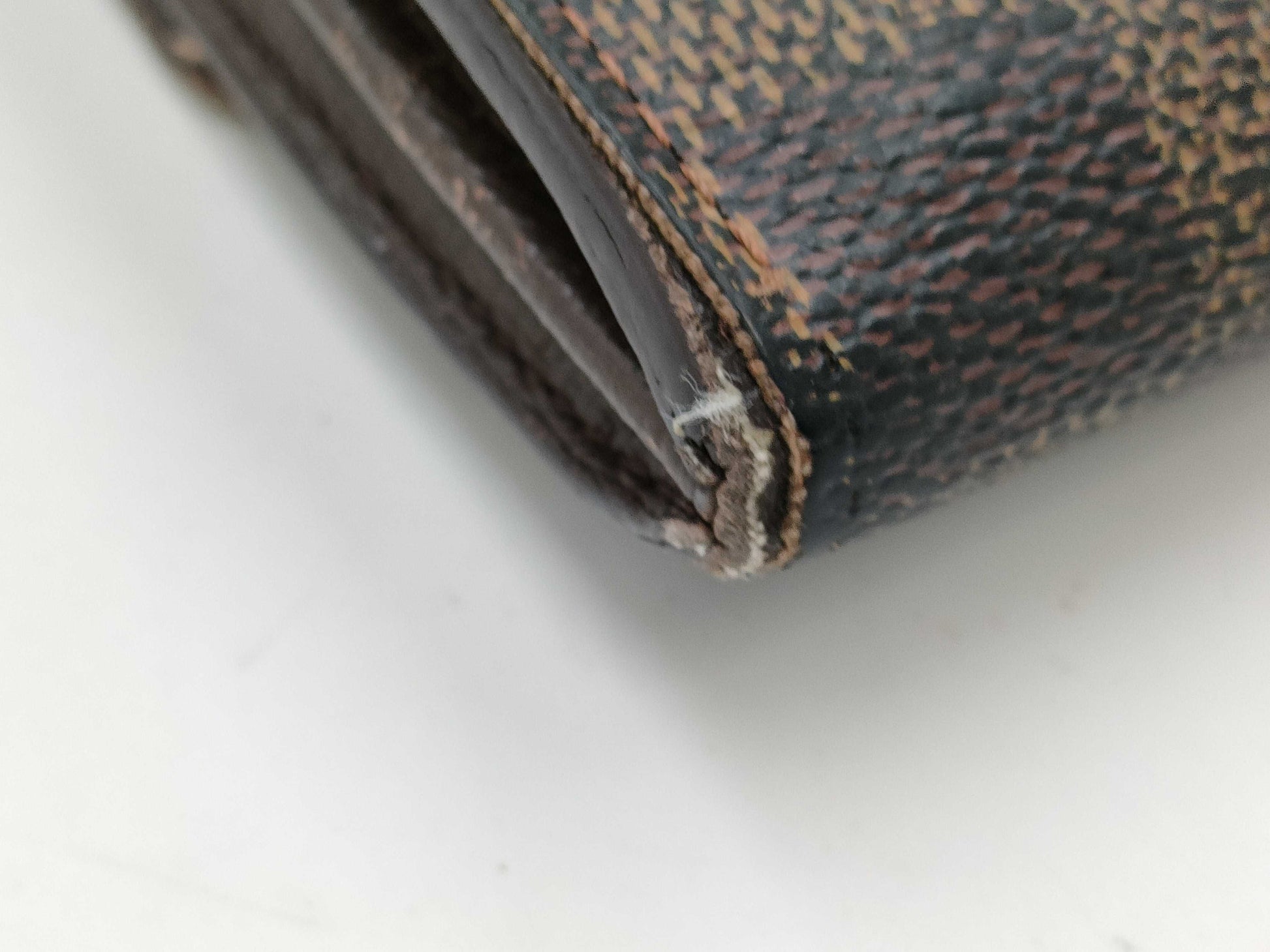 LOUIS VUITTON Damier Portefeuille Sarah Wallet