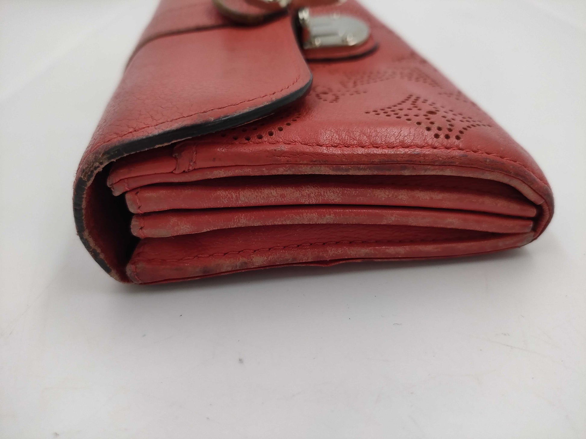 LOUIS VUITTON Mahina Iris TH0183 Wallet