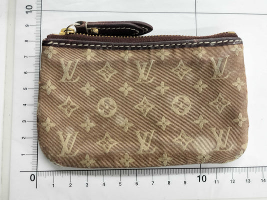 LOUIS VUITTON Pochette Cle Pouch