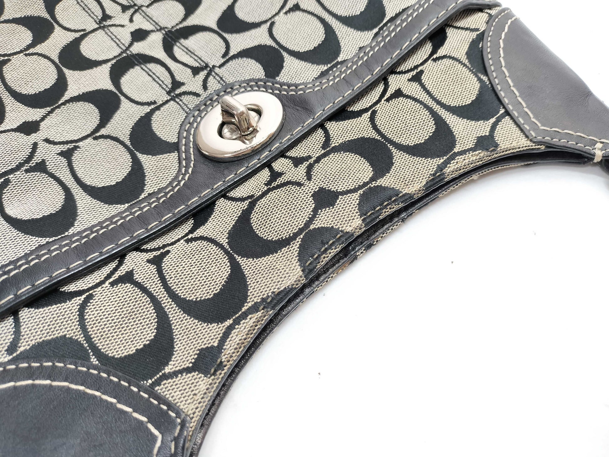 COACH Signature F13979 Shoulder Bag