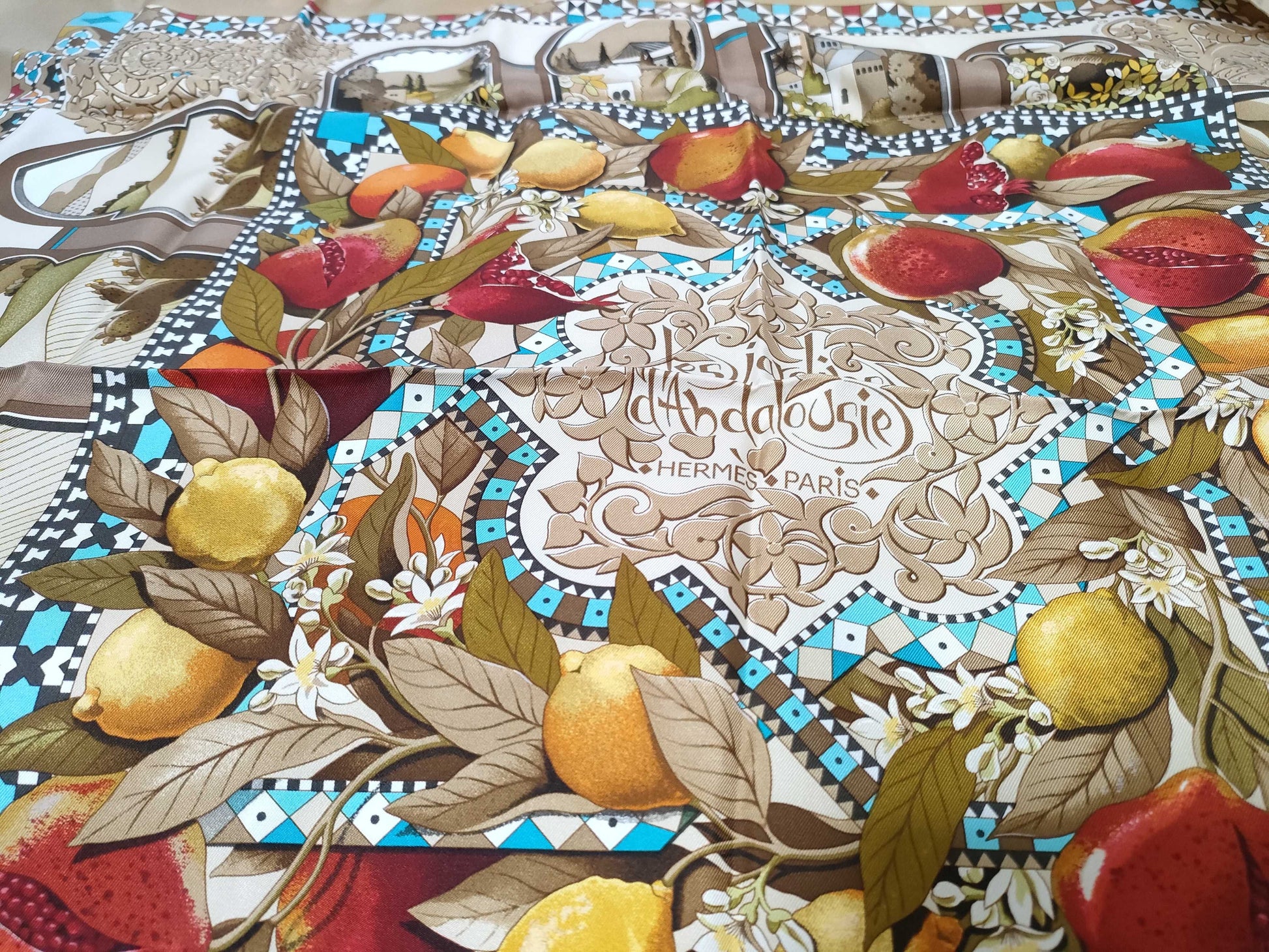 HERMES Carre a. honore scarf