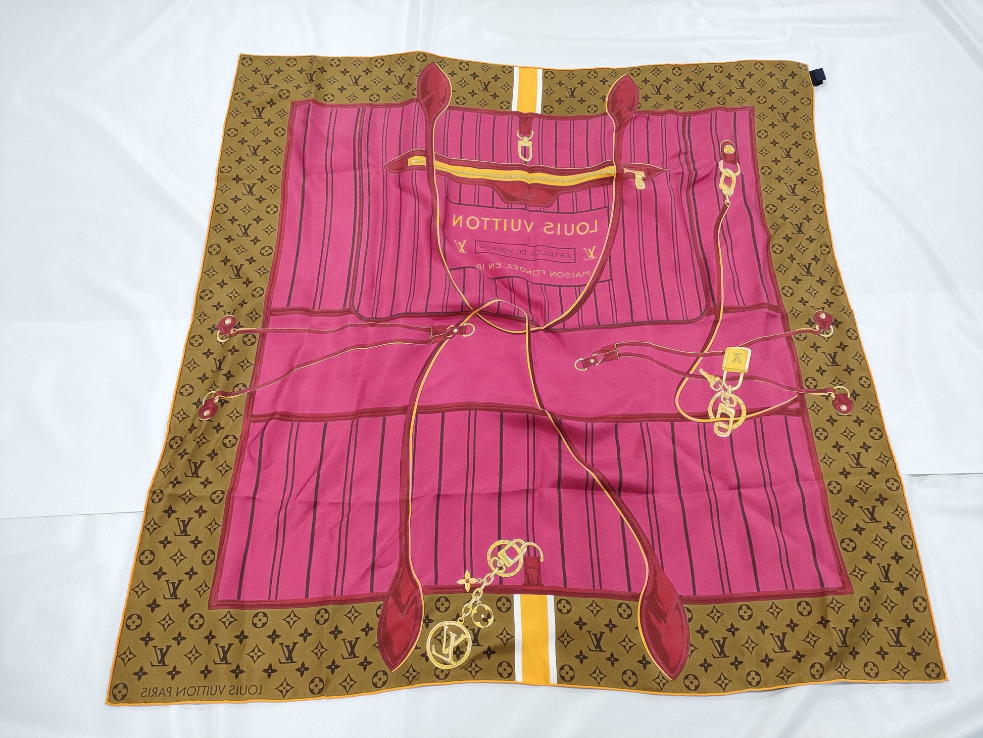 LOUIS VUITTON Monogram Pink Scarf