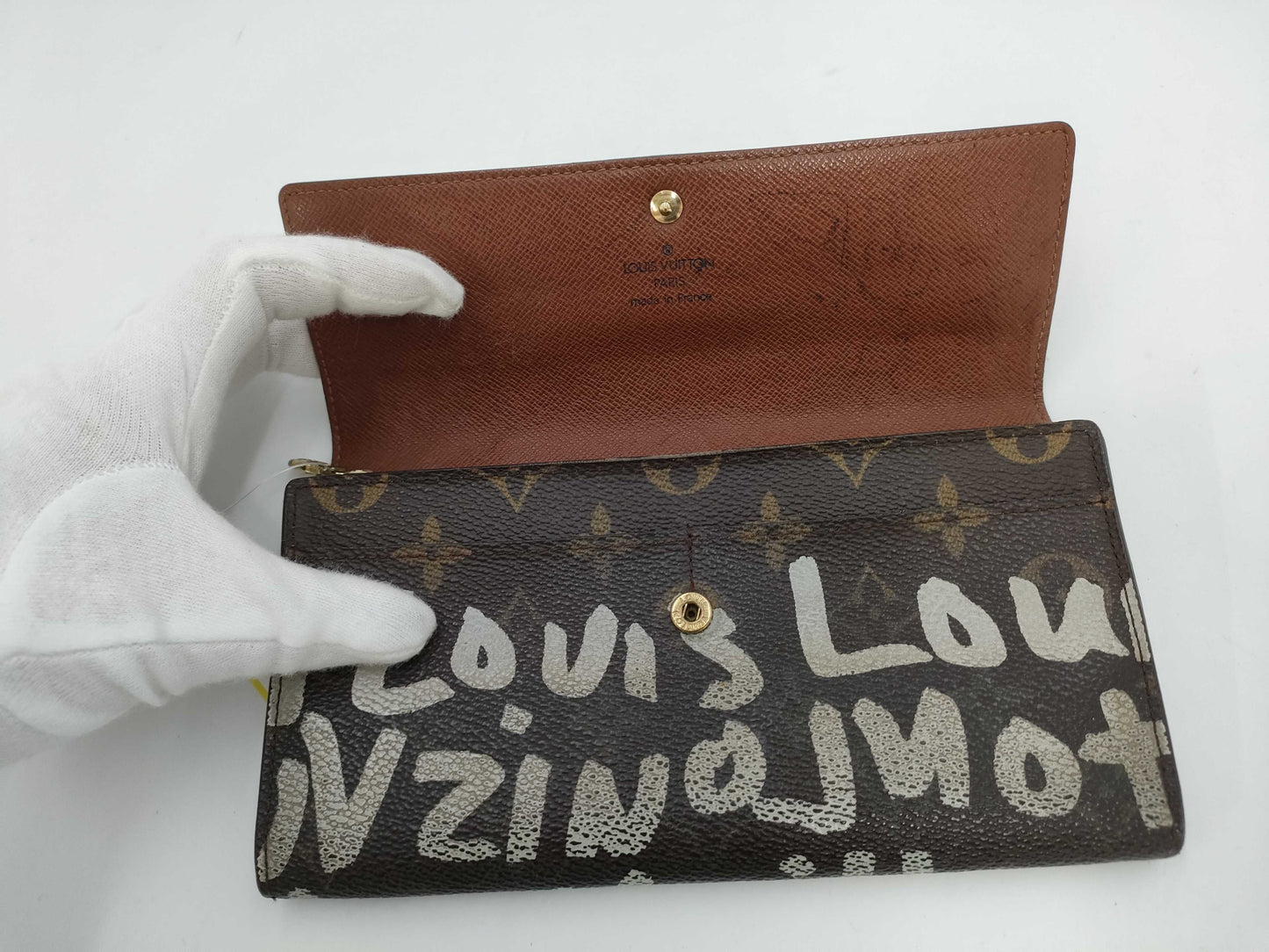 LOUIS VUITTON Monogram Graffiti Portefeuille Sarah*1 Wallet