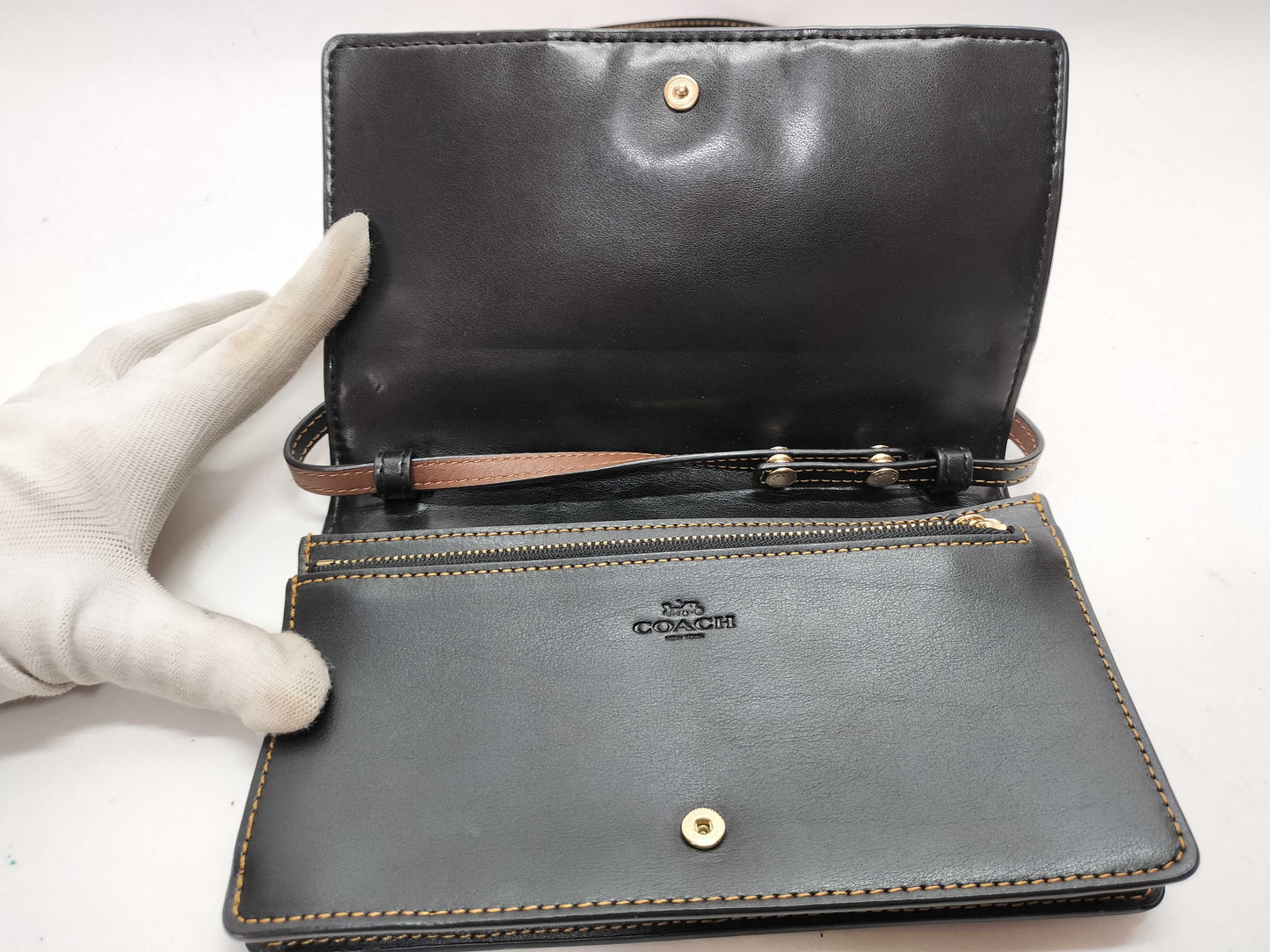 COACH Signature Shoulder Wallet Leather Shoulder Bag