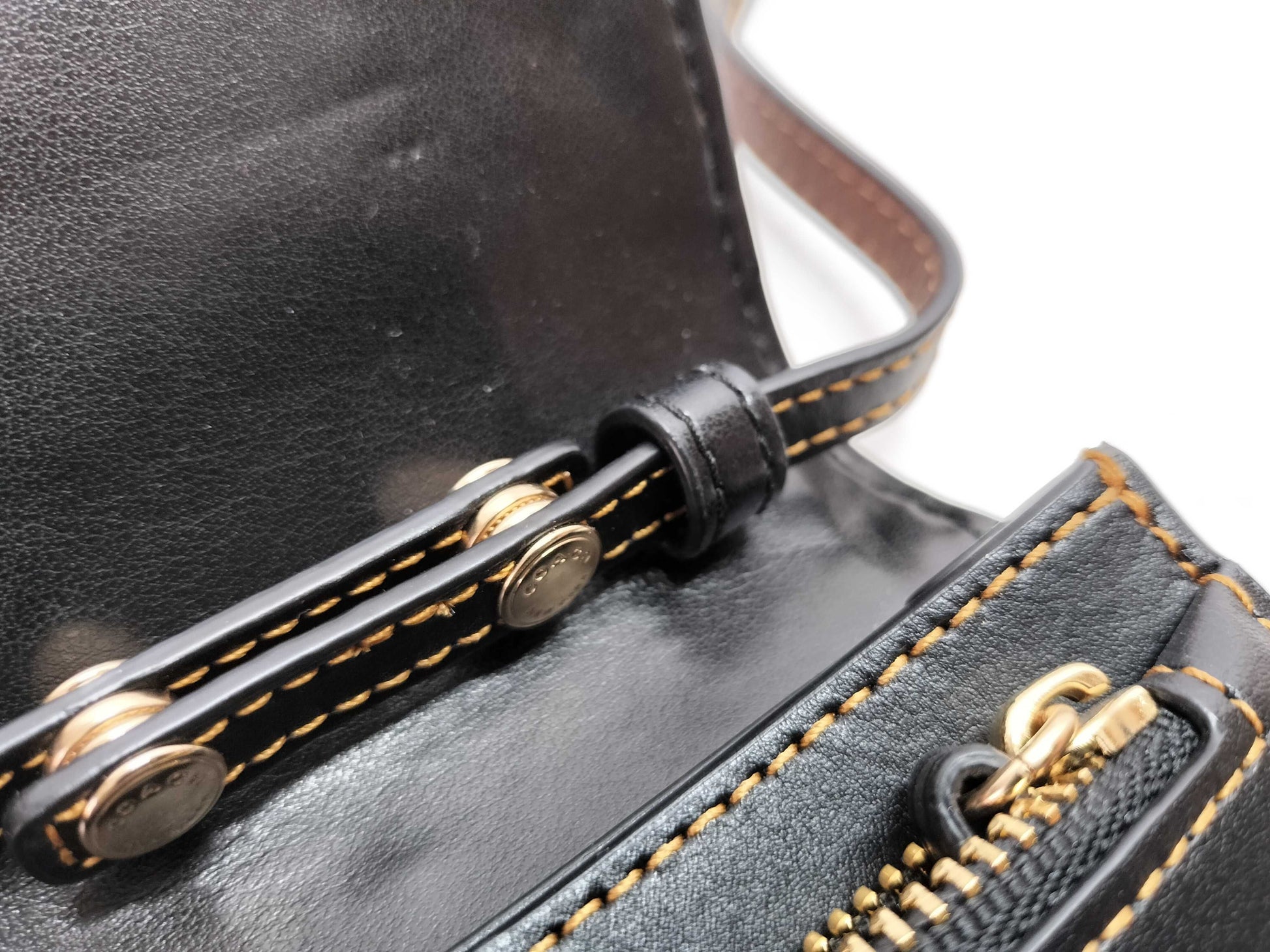 COACH Signature Shoulder Wallet Leather Shoulder Bag
