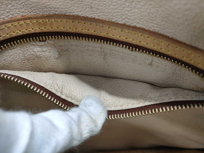 LOUIS VUITTON Monogram Bucket Shoulder Bag