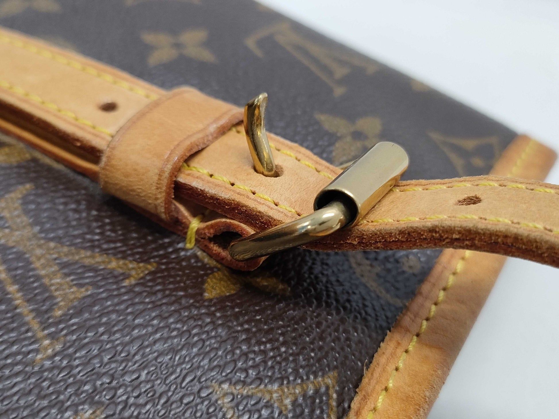 LOUIS VUITTON Monogram Bucket Shoulder Bag