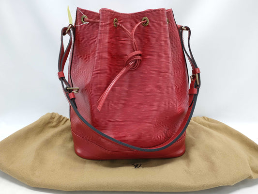 LOUIS VUITTON Epi Noe Shoulder Bag