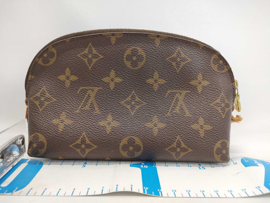 LOUIS VUITTON Monogram Pochette Cosmetic Pouch