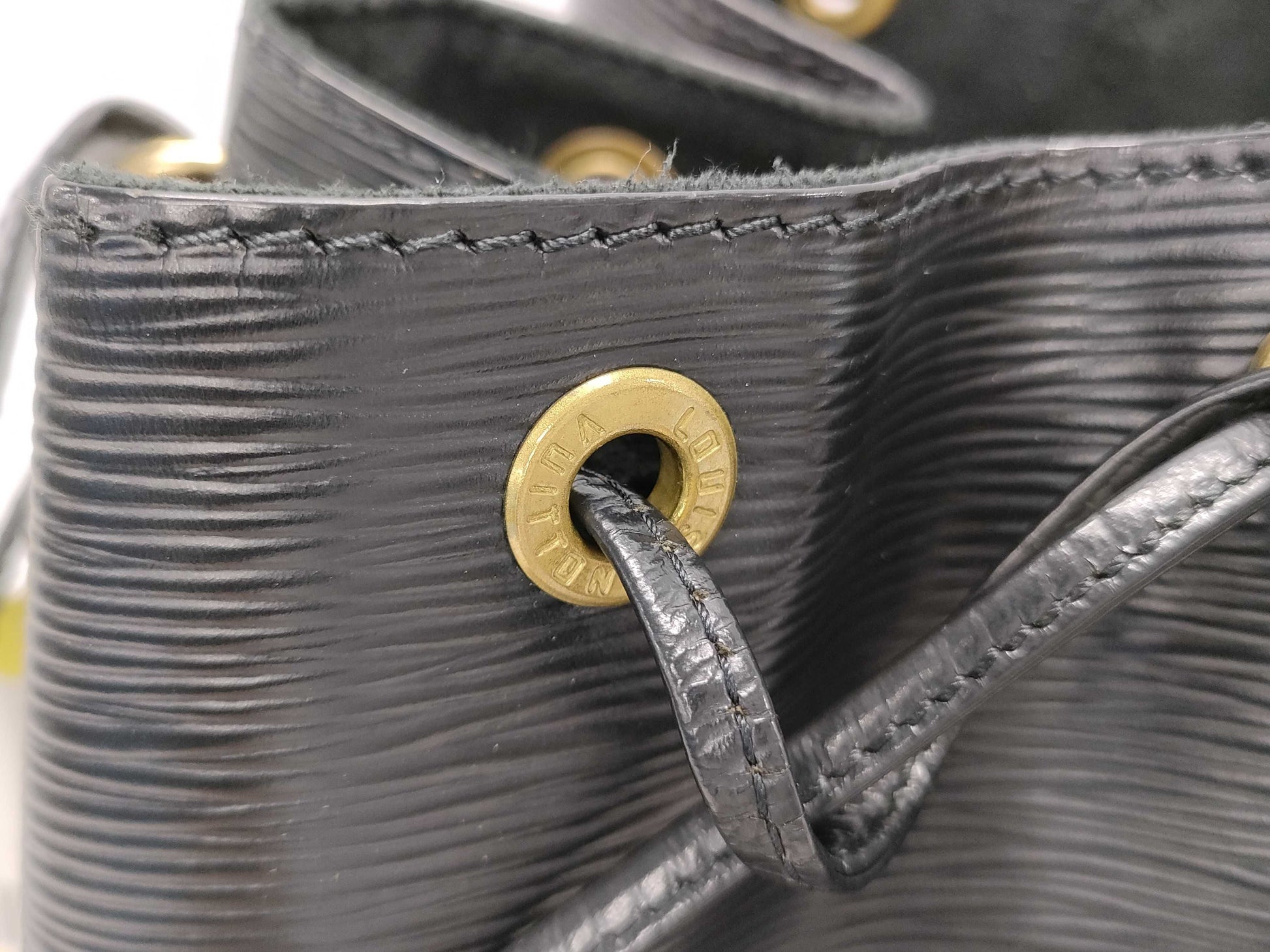 LOUIS VUITTON Epi Petit Noe Shoulder Bag