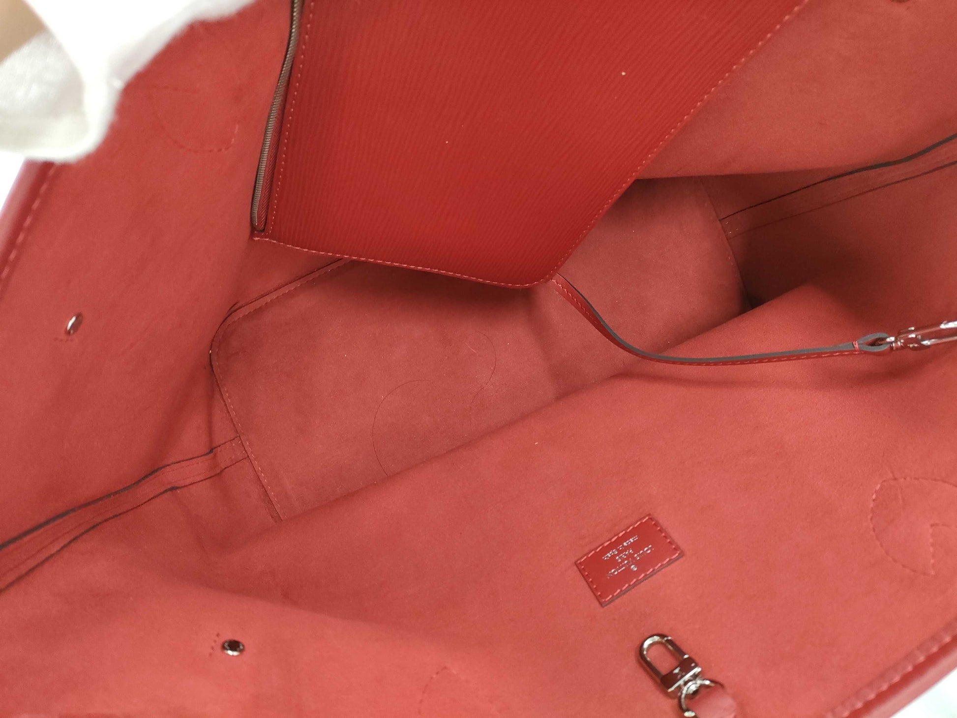 LOUIS VUITTON Epi Neverfull MM Tote Bag