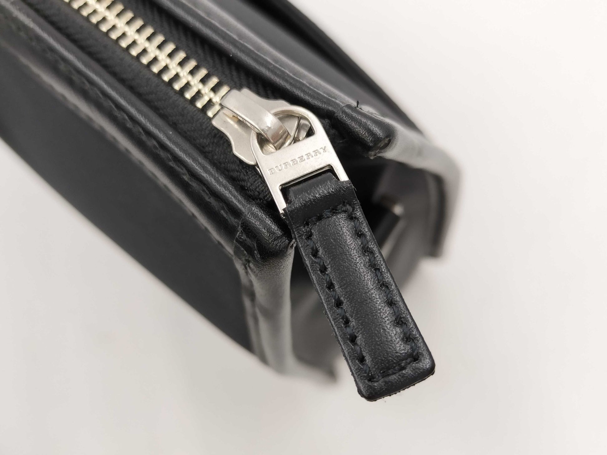 BURBERRY 2-way business bag