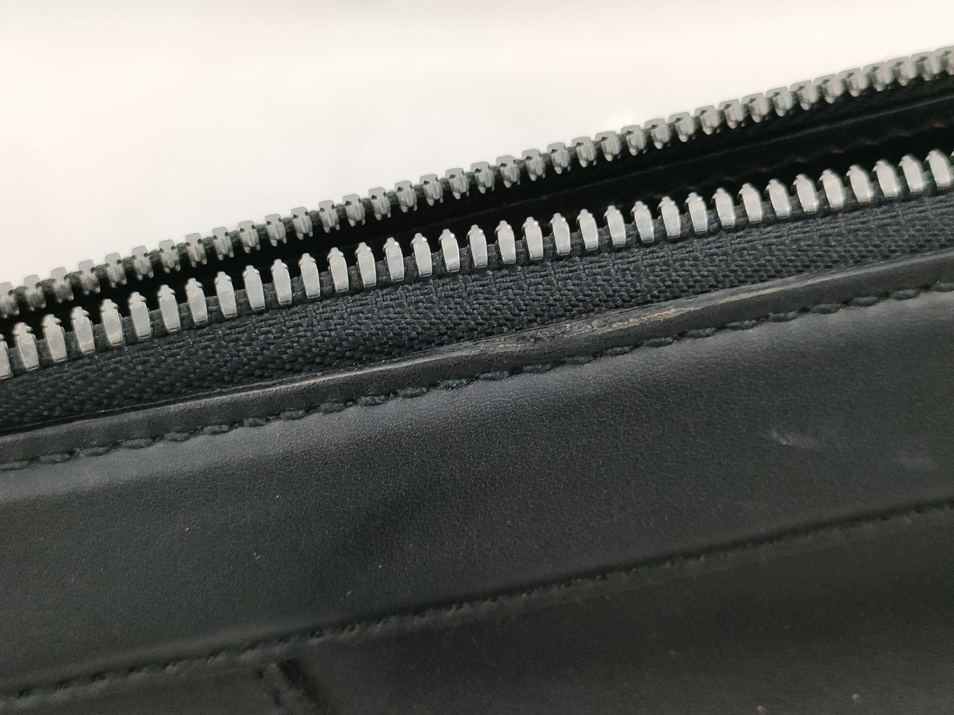 Salvatore Ferragamo Gancini AU-21 5819 Leather Tote Bag