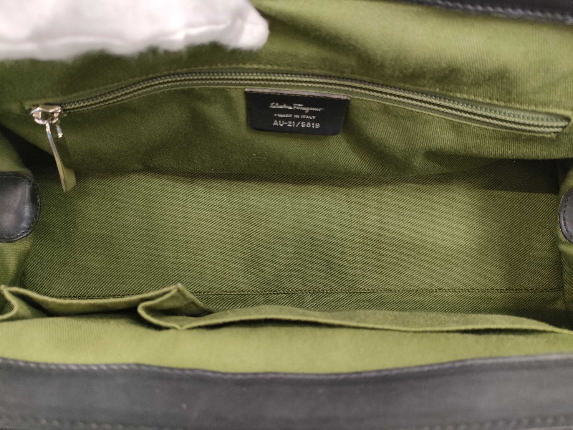 Salvatore Ferragamo Gancini AU-21 5819 Leather Tote Bag