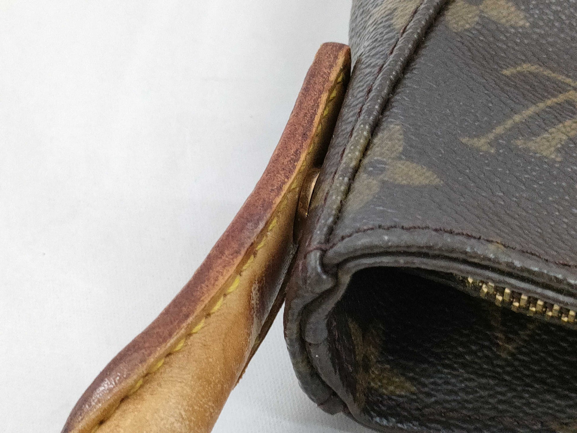 LOUIS VUITTON Monogram M51145 Monogram Looping GM Tote Bag