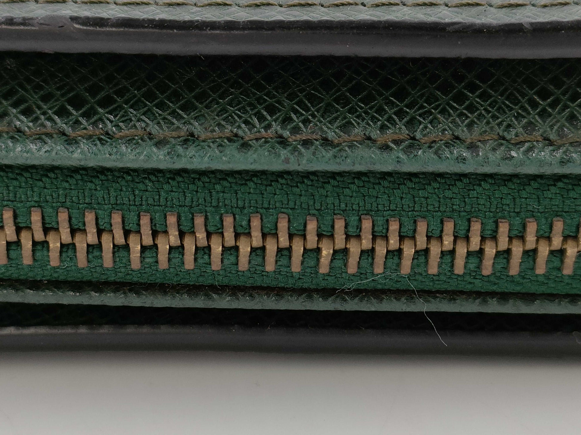 LOUIS VUITTON Taiga M30184 Baikal Second Bag
