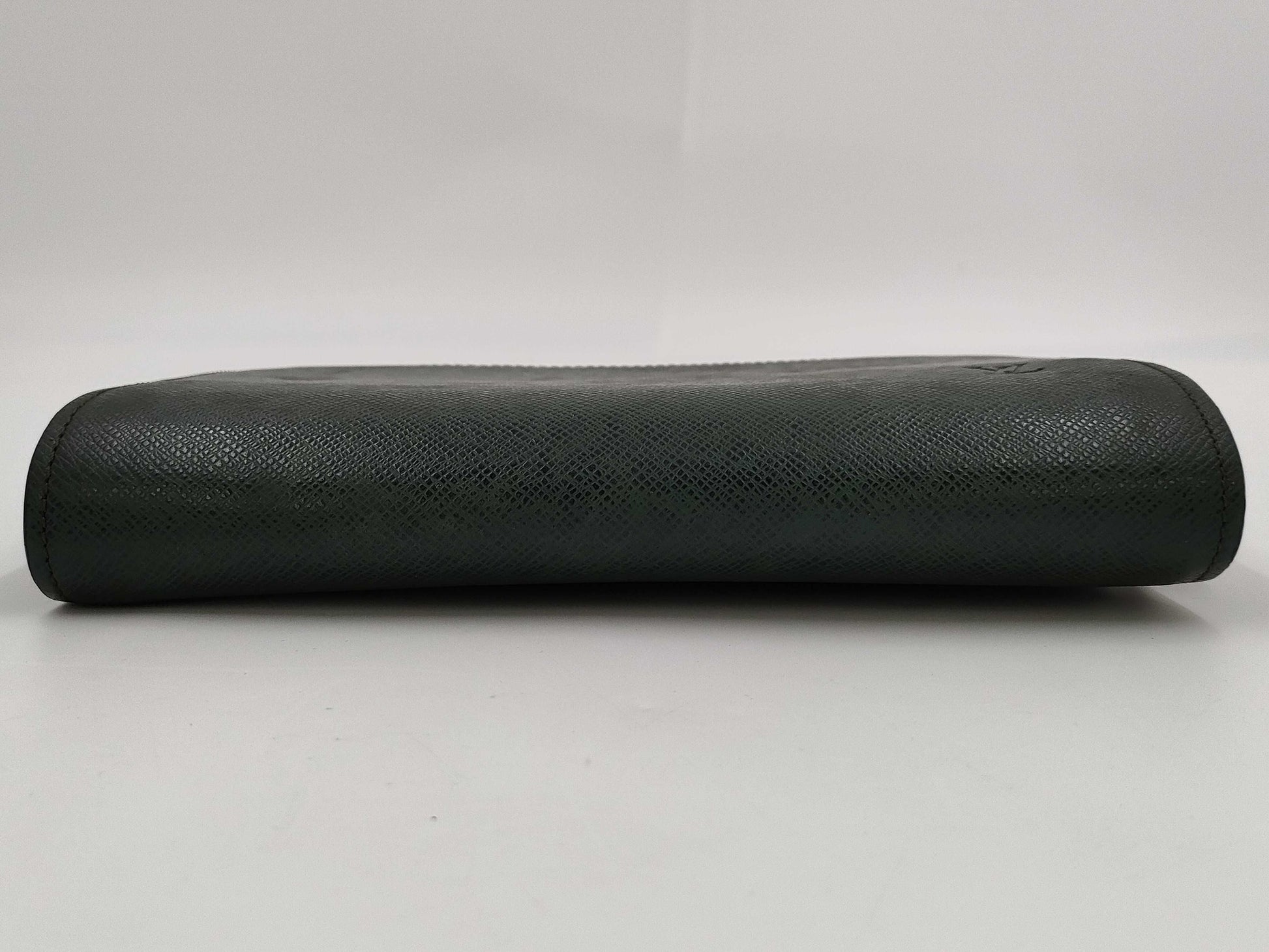 LOUIS VUITTON Taiga M30184 Baikal Second Bag