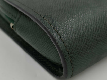 LOUIS VUITTON Taiga M30184 Baikal Second Bag