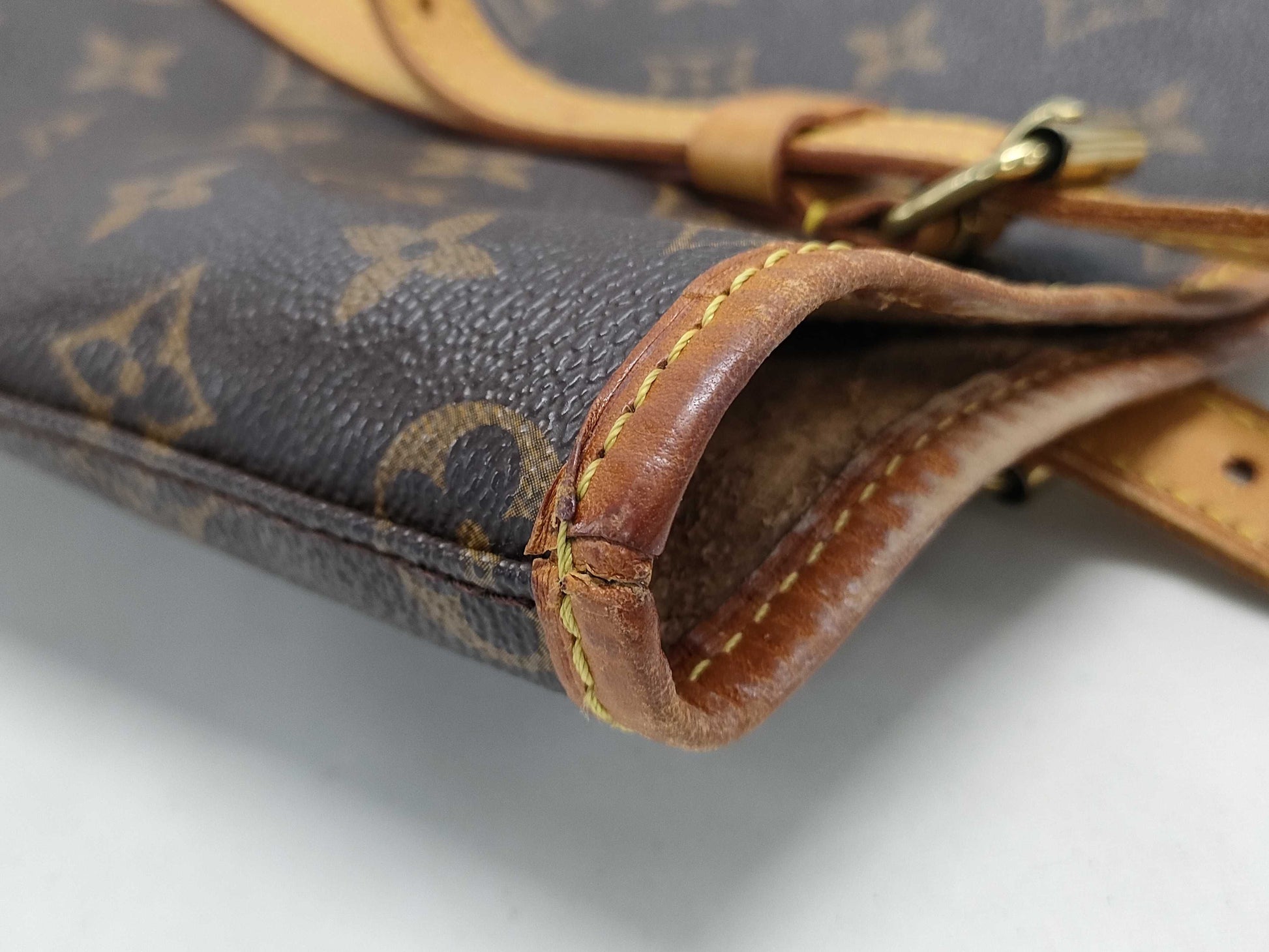 LOUIS VUITTON Monogram Bucket GM Tote Bag