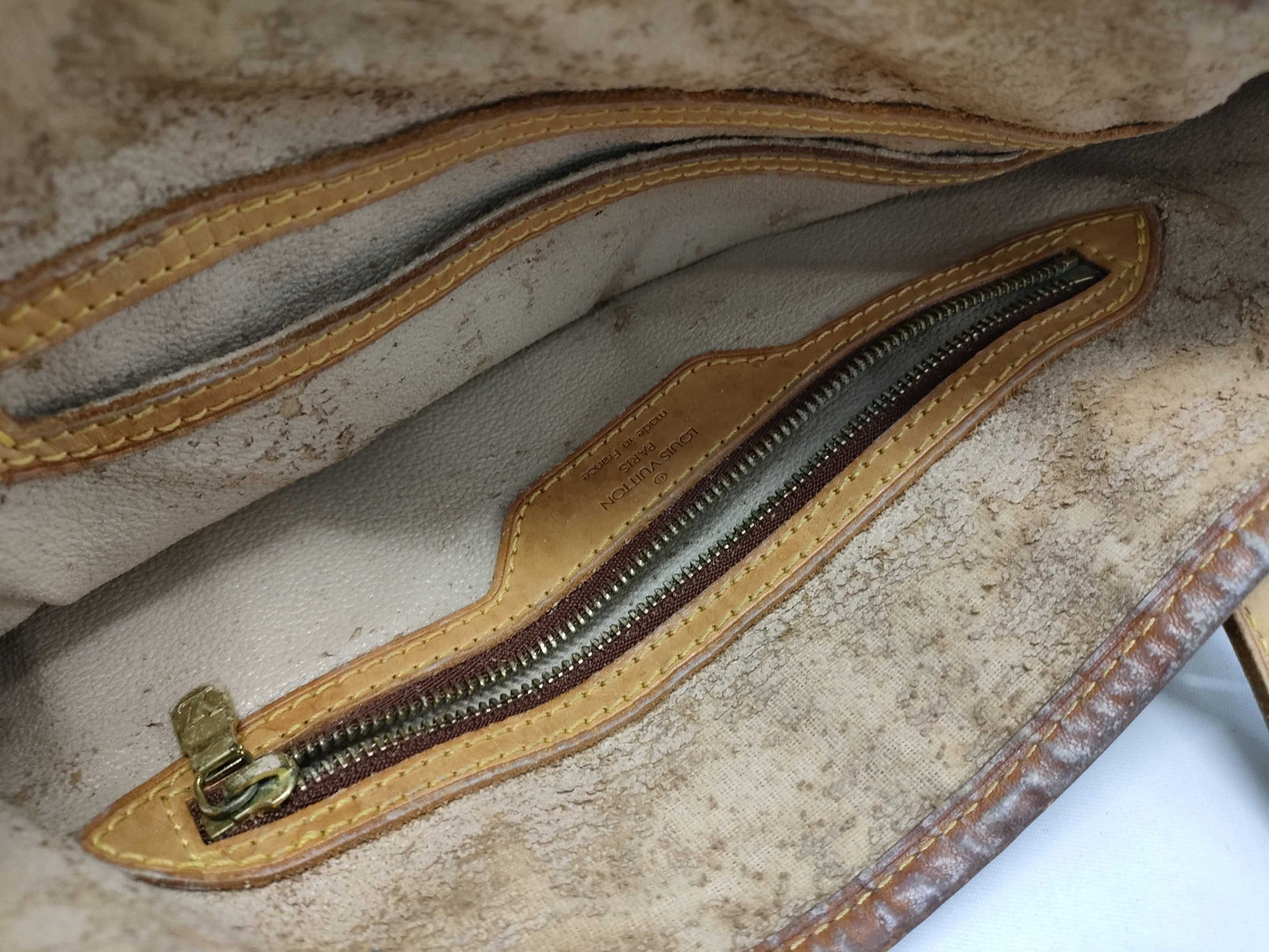 LOUIS VUITTON Monogram Bucket GM Tote Bag