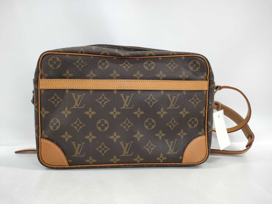 LOUIS VUITTON Monogram Trocadero 30 Shoulder Bag