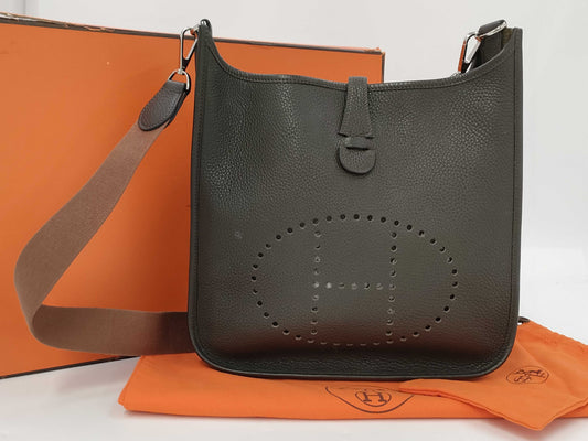 HERMES Evelyn PM? I Stamp, Made in 2005 Shoulder Bag