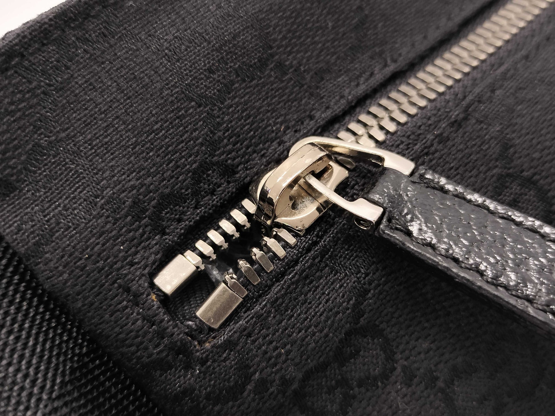 GUCCI GG Canvas Body Bag 28566 Shoulder Bag