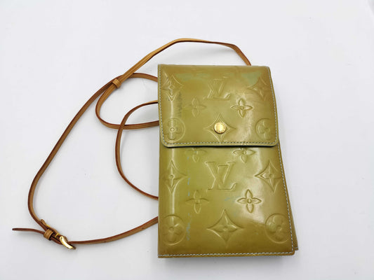 LOUIS VUITTON Vernis Walker Shoulder Bag