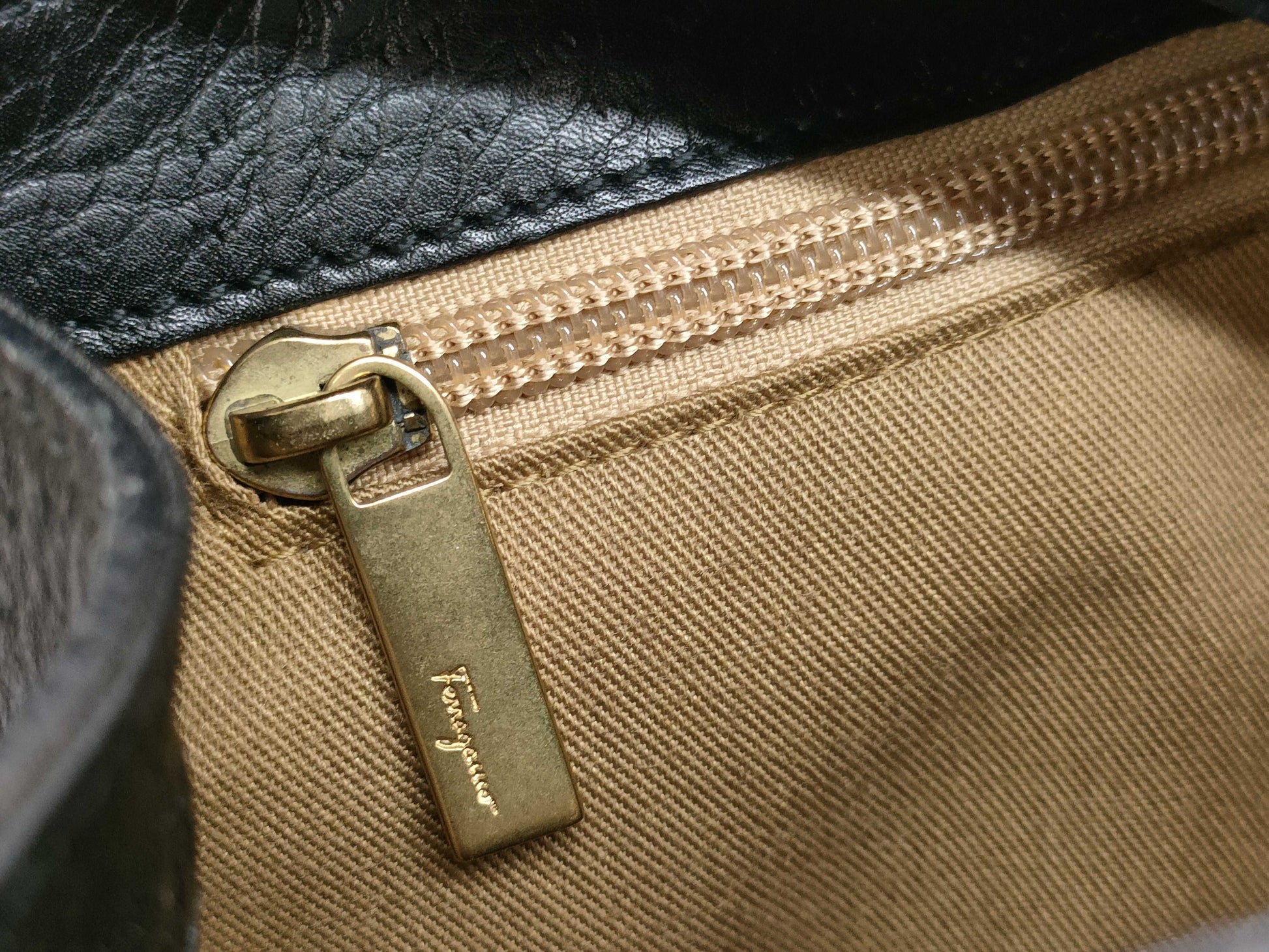 Salvatore Ferragamo Gancini AB-21 6394 Handbag Tote Bag