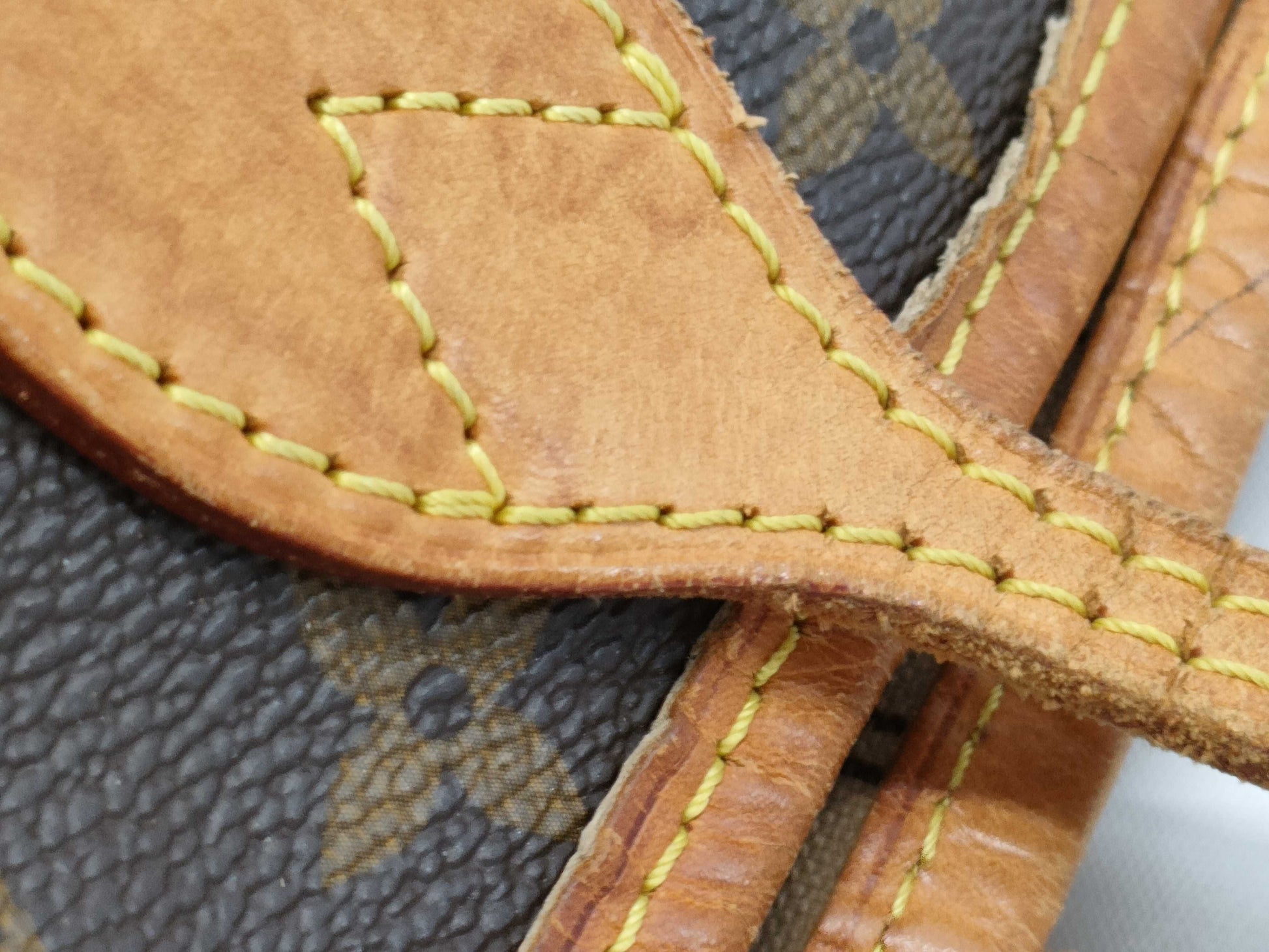 LOUIS VUITTON Monogram Neverfull GM Tote Bag