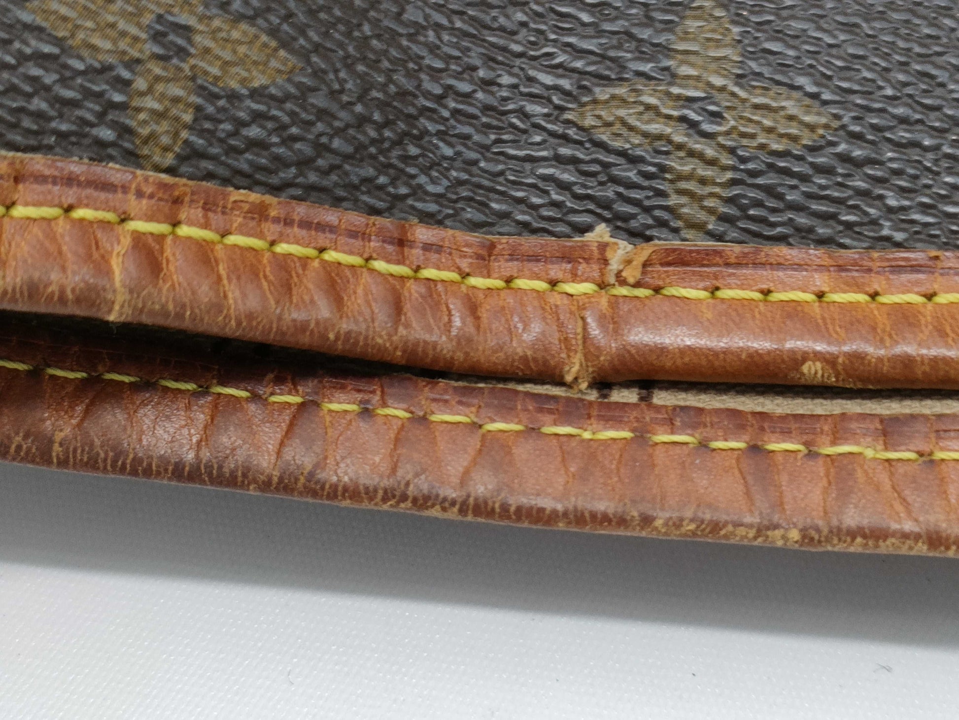 LOUIS VUITTON Monogram Neverfull GM Tote Bag