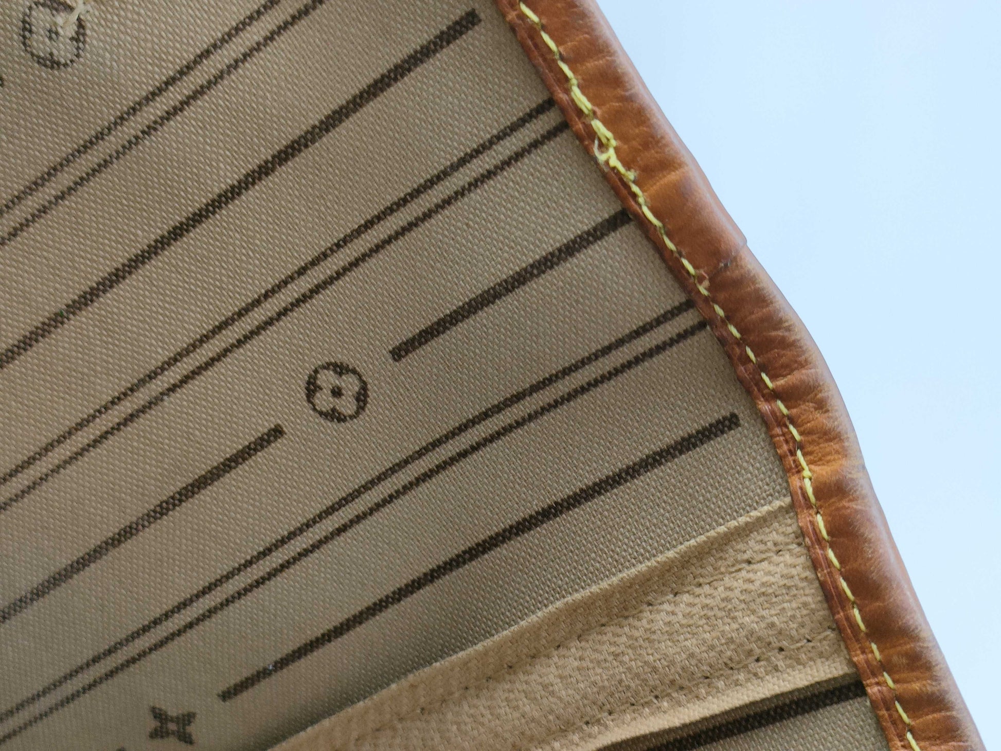 LOUIS VUITTON Monogram Neverfull GM Tote Bag