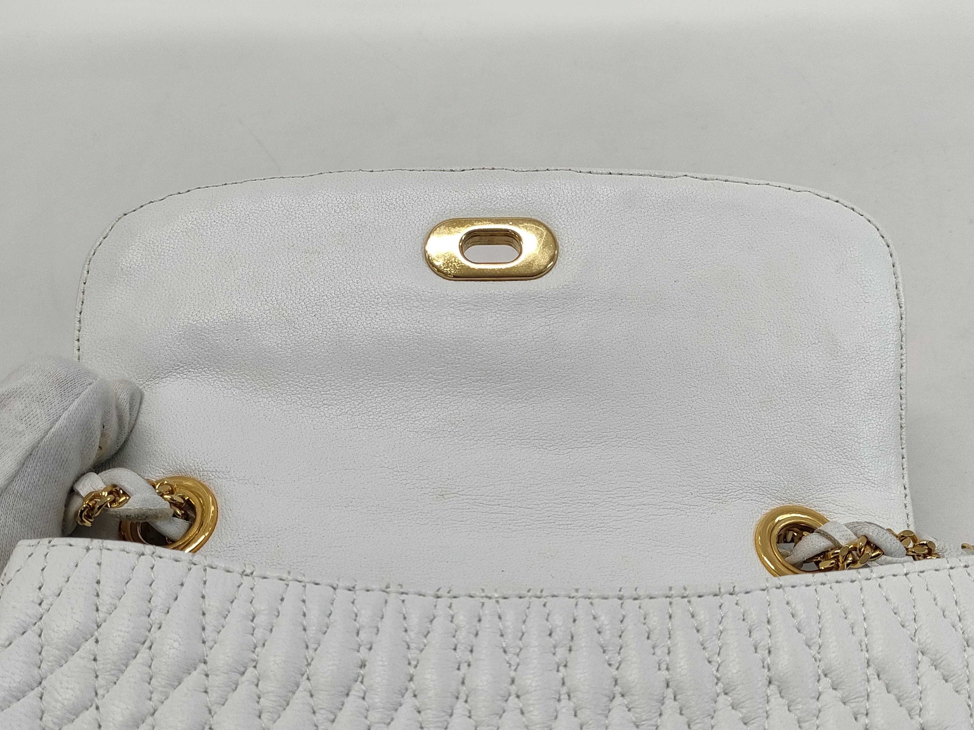 BALLY Quilted Shoulder Bag