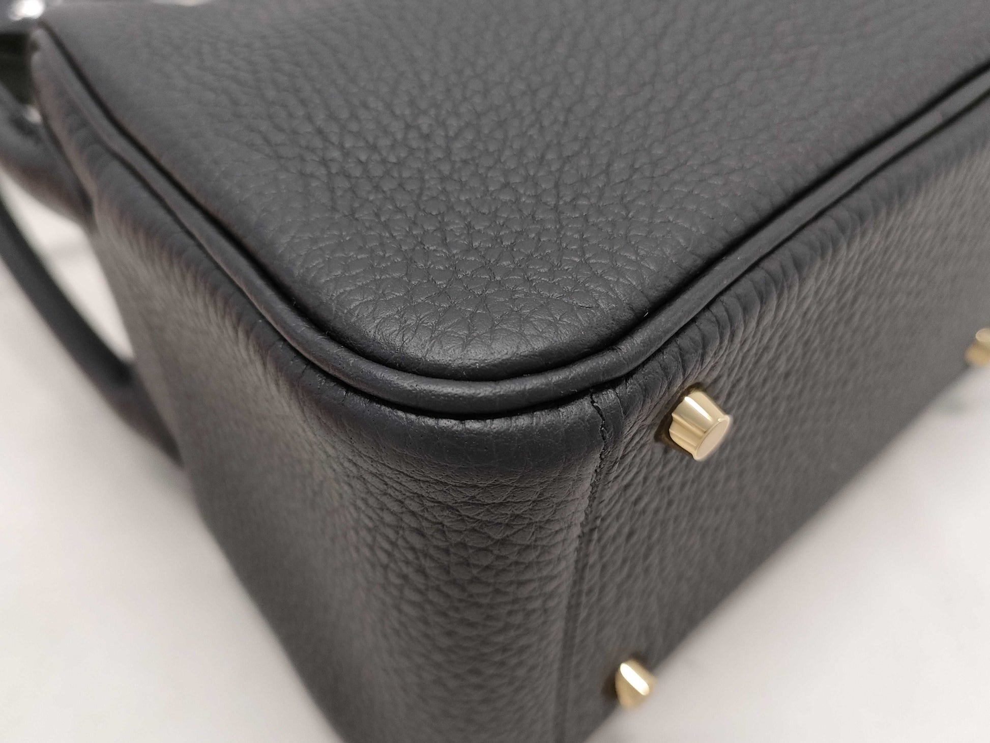 HERMES Lindy Mini Taurillon GD K Stamp Shoulder Bag