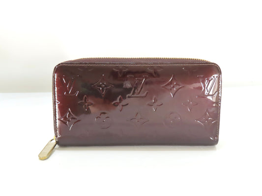 LOUIS VUITTON Vernis Amaranth Zippy Wallet