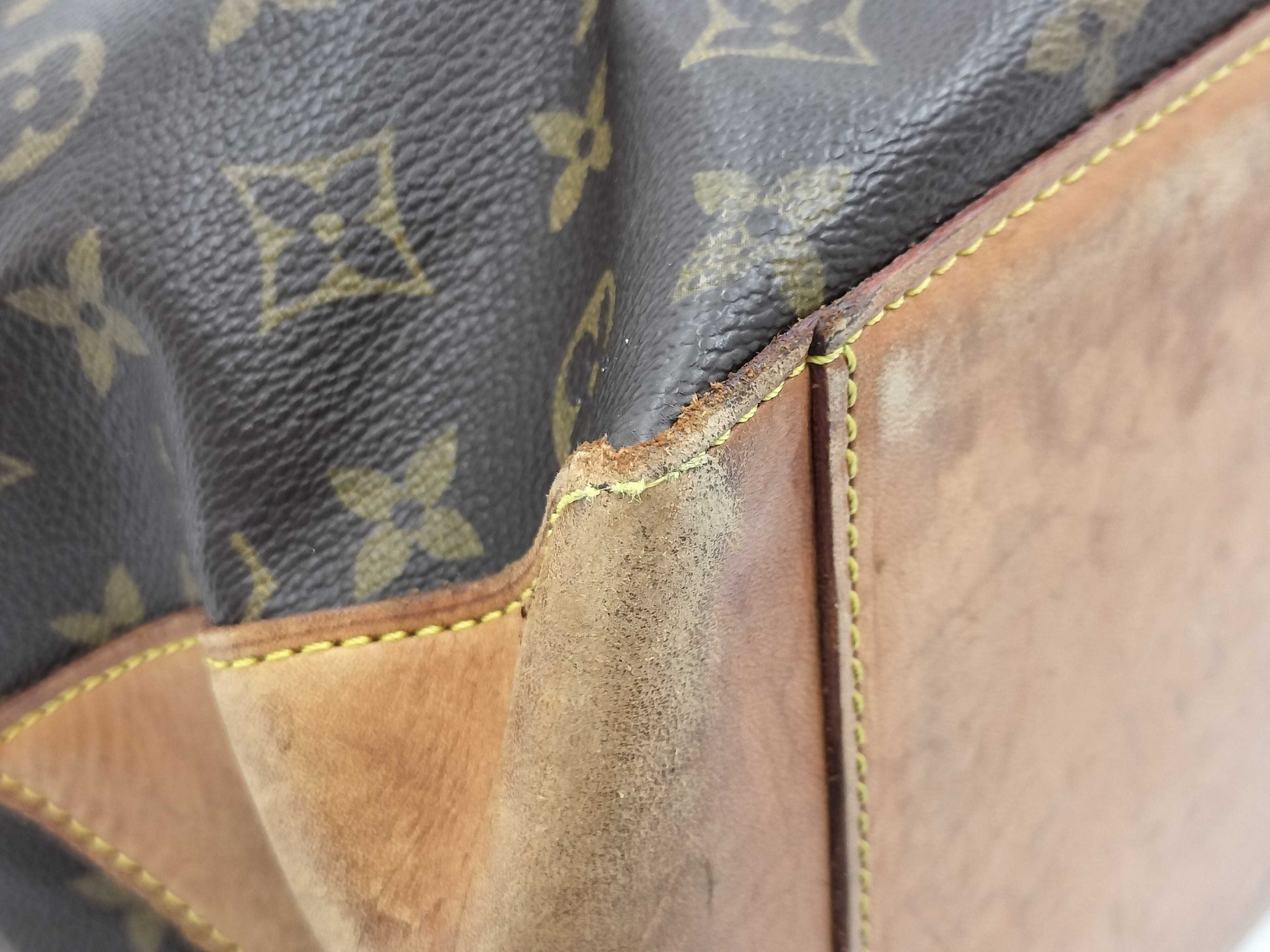 LOUIS VUITTON Monogram Cavallo Alto AR1000 Tote Bag with Bottom Mold and Multiple Amamori