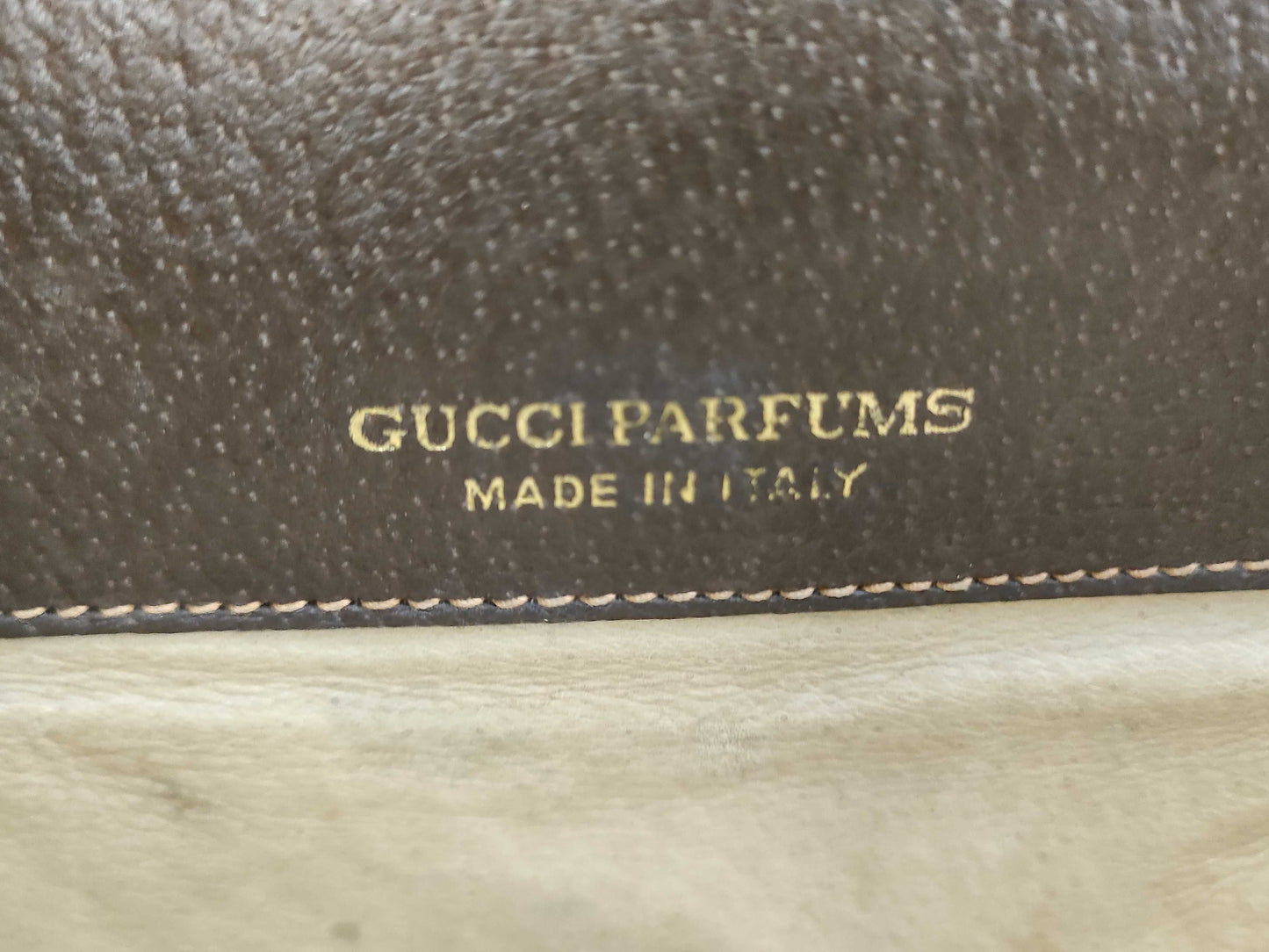 GUCCI GG Supreme Sherry Shoulder Bag