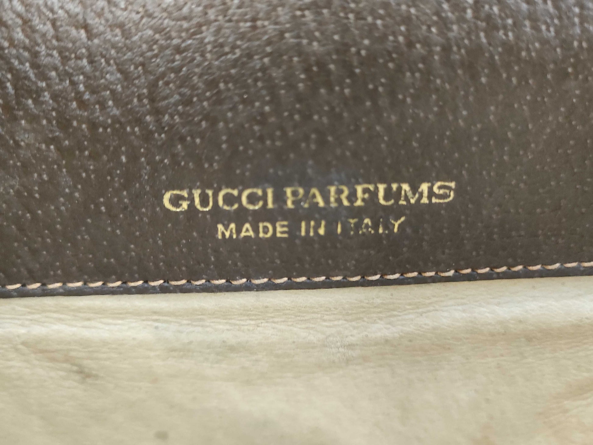 GUCCI GG Supreme Sherry Shoulder Bag