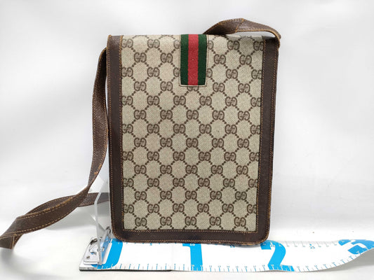 GUCCI GG Supreme Sherry Shoulder Bag
