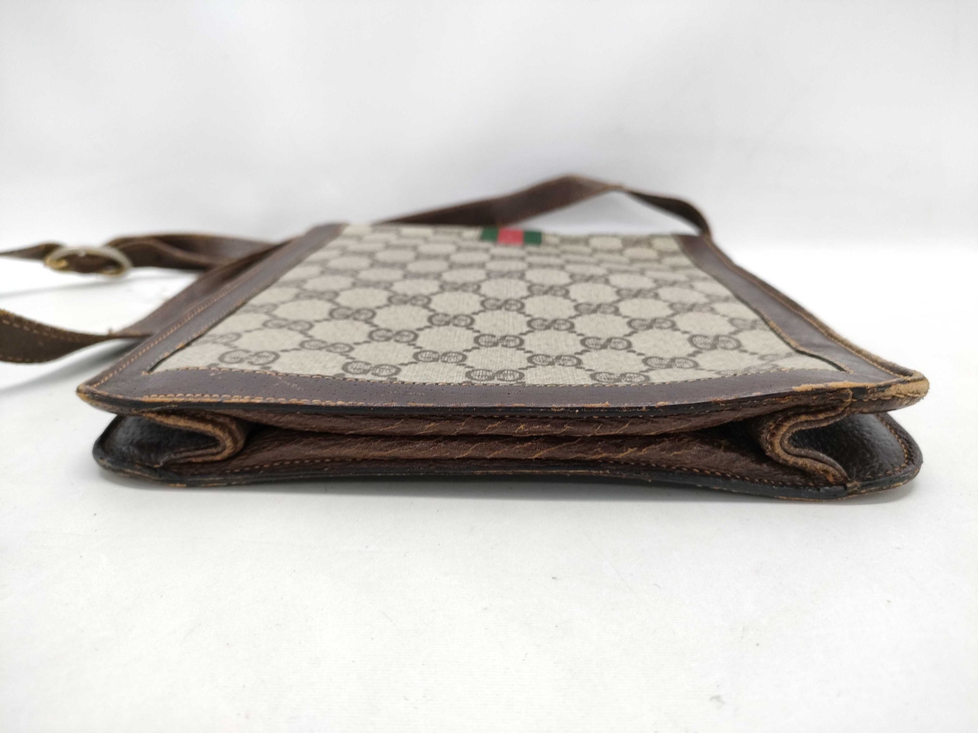 GUCCI GG Supreme Sherry Shoulder Bag