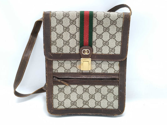 GUCCI GG Supreme Sherry Shoulder Bag